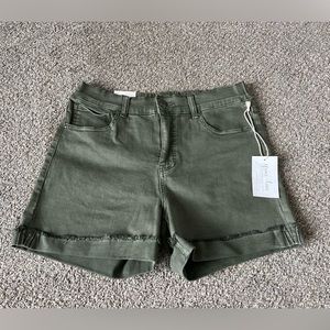 Grace & Lace Green Shorts. NWT. Size large.